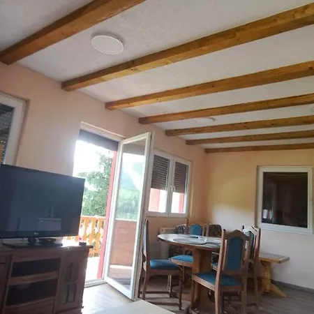 Kamini Ravna Planina Lejlighed